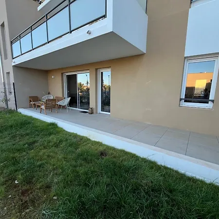 Neuf Avec Jardin Et Parking Dans Calme Lejlighed *